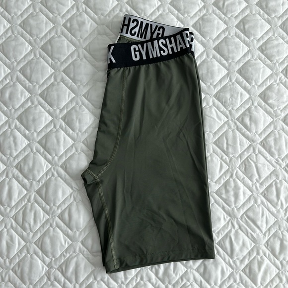 Gymshark Compression Shorts - Picture 2 of 7